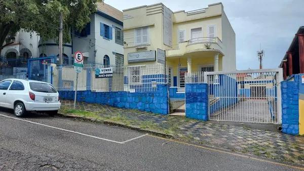 Casa com 6 dormitórios à venda no Largo da Ordem com 311 m² por R$ 1.482.570,00 - Centro - Curitiba/PR