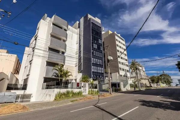 Apartamento tipo kitinete, 1 vaga de garagem, no Ed Porto Príncipe, Juvevê, Curitiba/PR