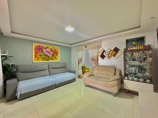 CASA com 2 dormitórios à venda por R$ 350.000,00 no bairro Vitória Régia - CURITIBA / PR