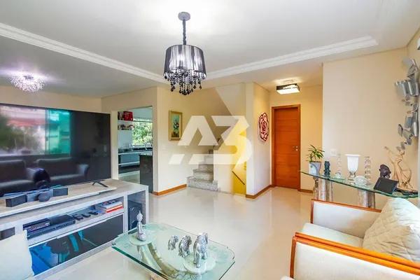 Sobrado com 3 dormitórios à venda, 202 m² por R$ 1.550.000,00 - Agua Verde - Curitiba/PR