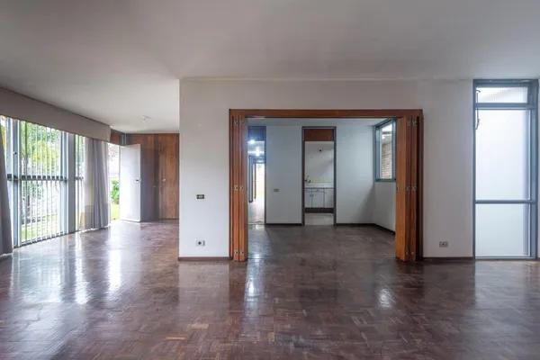 Casa Comercial/Residencial de Esquina no Alto da Glória