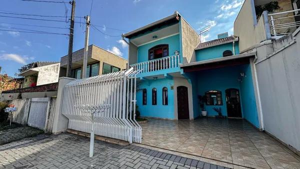 Sobrado de 5 Quartos, sendo uma suíte, Fazendinha - Curitiba/PR