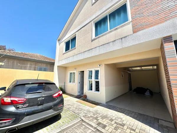Sobrado à venda, Fanny, com 131,36 m² privativos. CURITIBA - PR