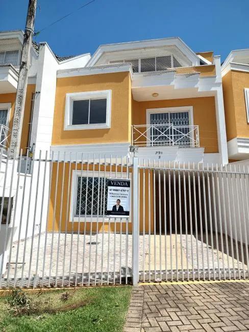 Sobrado com 3 quartos sendo um suíte master , com 3 vagas de garagem no Pilarzinho, Curitiba a venda