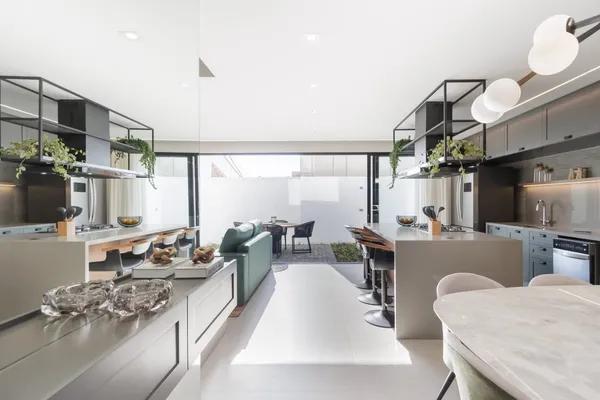 Casa 3 dormitórios à venda, 144m² por R$1.660.000 - Guabirotuba - Curitiba/PR