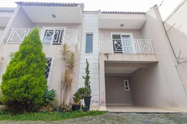 Sobrado com 3 dormitórios à venda, 134 m² por R$ 640.000,00 - Boqueirão - Curitiba/PR