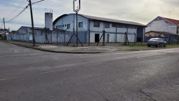 BARRACÃO/GALPÃO à venda com 2663m² por R$ 6.450.000,00 no bairro Hauer - CURITIBA / PR