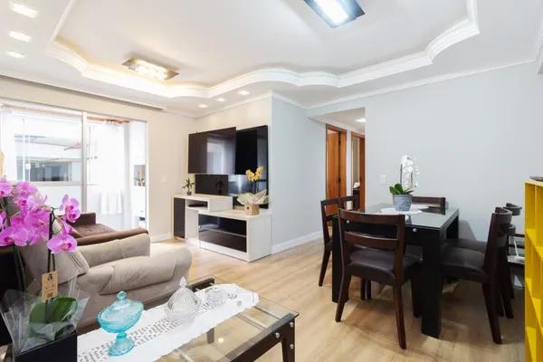 Apartamento no Cabral, Face Norte, Semimobiliado, 3 quartos ( 1 suite), churrasqueira carvão. Área Total: 125 m²