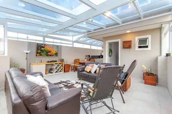 Sobrado/Triplex em condomínio, com lindo espaço para receber família e amigos, no Bairro Alto