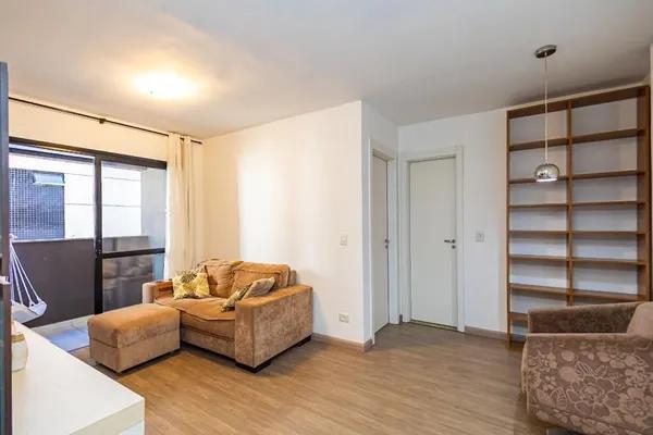 Apartamento Semi-Mobiliado com Sacada e Vaga – 49m², Cristo Rei