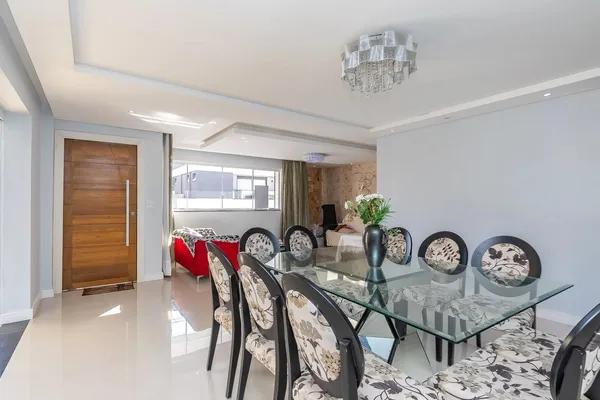 Casa de Alto Padrao com Vista Panoramica - Condominio Solarium - Curitiba