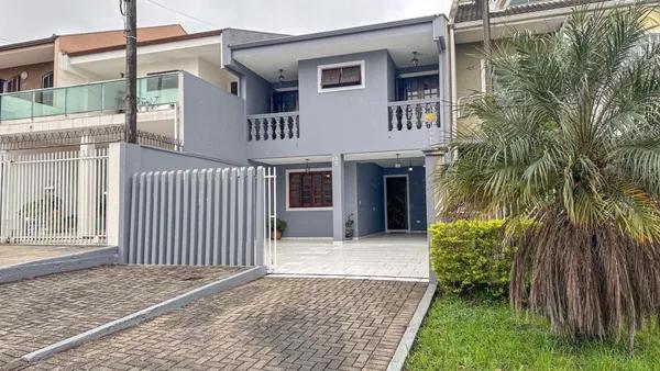 Sobrado com 4 Quartos, sendo uma suíte - Xaxim - Curitiba/PR