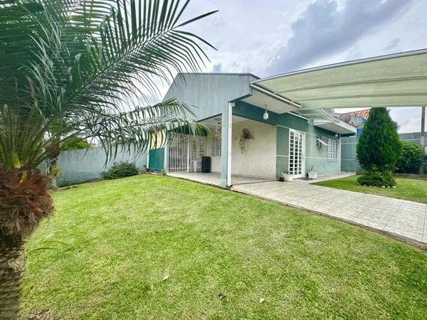 CASA DE ESQUINA TÉRREA AVERBADA PRÓXIMO A NICOLA PELLANDA.