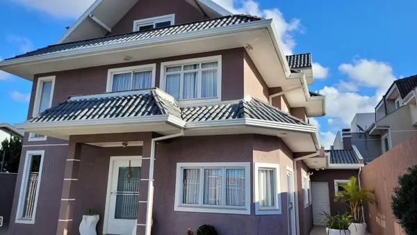 SOBRADO com 3 dormitórios à venda com 327.43m² por R$ 1.795.000,00 no bairro Guaíra - CURITIBA / PR
