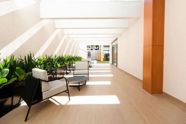 Apartamento três suítes, três vagas + ponto para carro elétrico + deposito - Alto da Glória.
