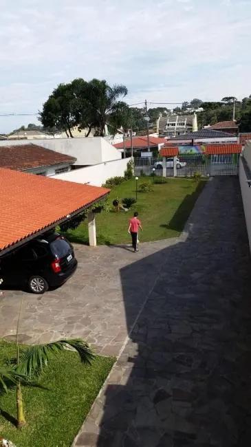 Espetacular Casa com 360 m² de Área Construída em Terreno de 660 m² 5 Quartos e Inúmeras Possibilidades no Bairro Santa Quitéria