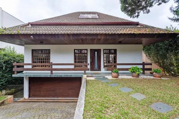 Excelente casa no Jardim Schaeffer, com 600m², disponível para locação ou venda