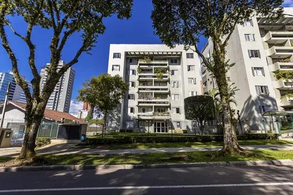 Apartamento com 2 Quartos no Juvevê com Garagem e Elevador