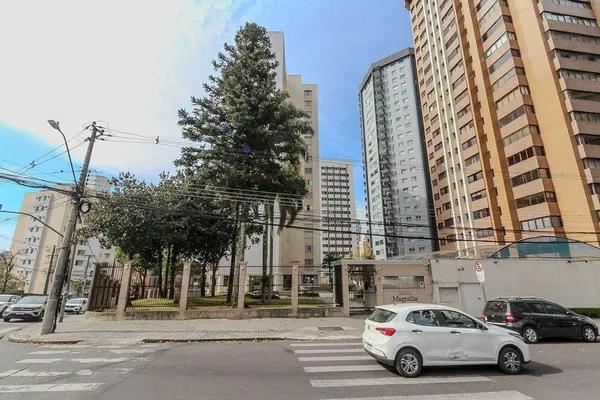 Aproveite! Vende apartamento c/03 dormitórios (1suite), no Cabral