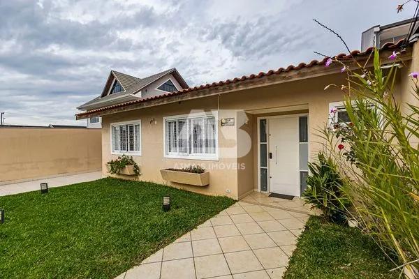 Casa com 3 quartos, 208 m², à venda por R$ 1.050.000 no Centro de Pinhais
