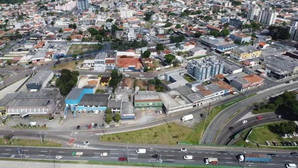 Terreno à venda, há 1 quadra da Av. Avenida Winston Churchill