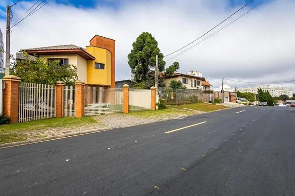 Casa Face Norte de 280m² em Terreno de 468m² - 3 Qts (1 Suíte) e Amplo Quintal