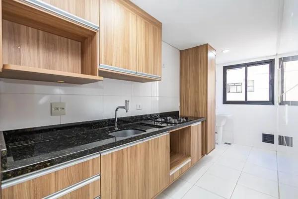 Apartamento Semi-Mobiliado com Sacada e Vaga – 49m², Cristo Rei