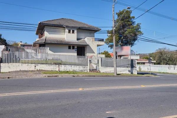 CASA com 3 dormitórios à venda com 380m² por R$ 2.890.000,00 no bairro Bigorrilho - CURITIBA / PR