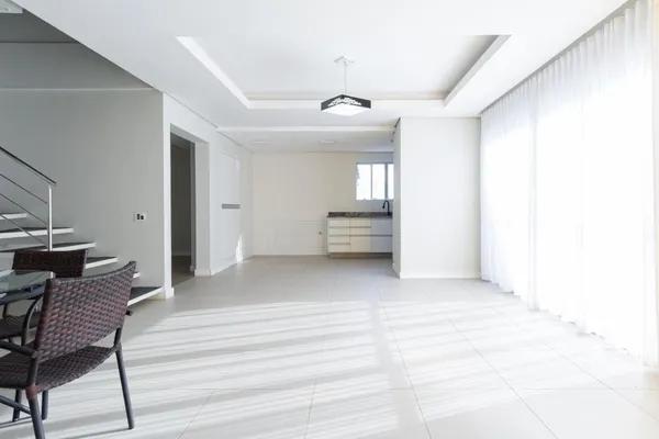 RESIDENCIA COM JARDIM SEMI-MOBILIADA NO SÃO BRAZ