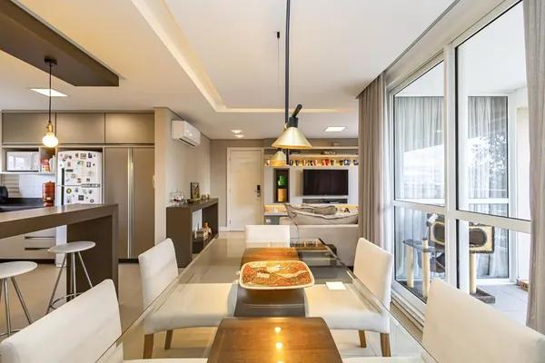 Apartamento mobiliado com 2 suítes à venda no bairro Água verde em Curitiba/PR