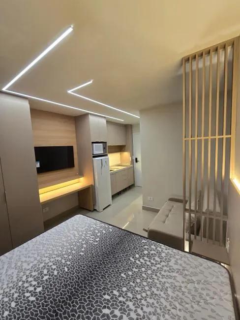 Excelente apartamento compacto, mobiliado e luxuoso, para quem busca conforto, praticidade e localização privilegiada no Centro de Curitiba.