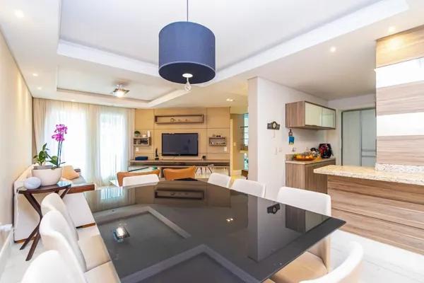Sobrado com 4 dormitórios à venda, 199 m² por R$ 1.275.000,00 - Capão Raso - Curitiba/PR
