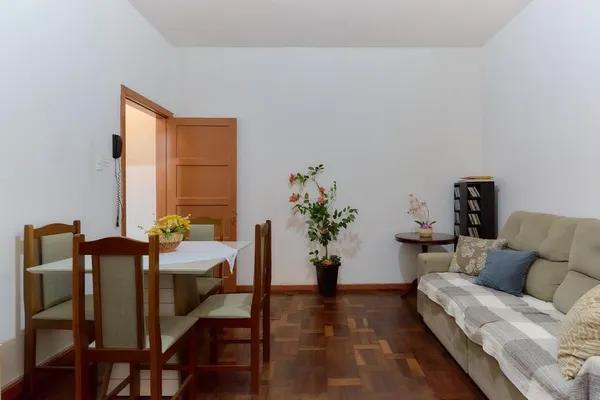 APARTAMENTO com 2 dormitórios à venda por R$ 335.000,00 no bairro Centro - CURITIBA / PR