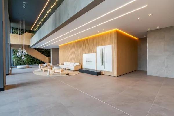 Apartamento novo, três suítes, duas vagas + depósito, andar alto- Curitiba.