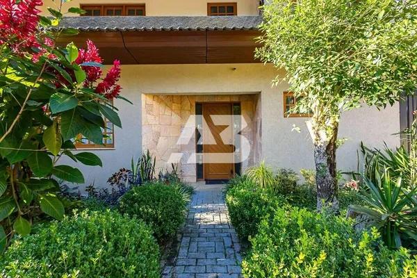 Casa com 3 dormitórios à venda, 300 m² por R$ 1.200.000,00 - Fanny - Curitiba/PR