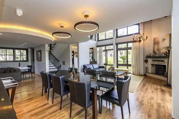 Casa em condomínio 5 suítes à venda no Campo Comprido - Curitiba/PR