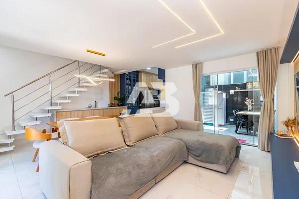 Sobrado com 3 dormitórios à venda, 103 m² por R$ 1.000.000,00 - Uberaba - Curitiba/PR