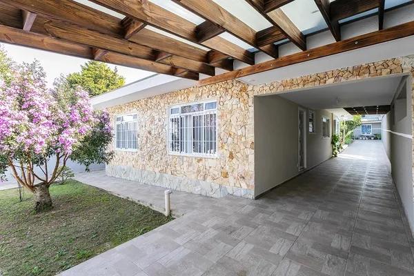 Casa Terrea com 480m² de Terreno e Edicula no Barreirinha - Espaç,o, Versatilidade e Valorização