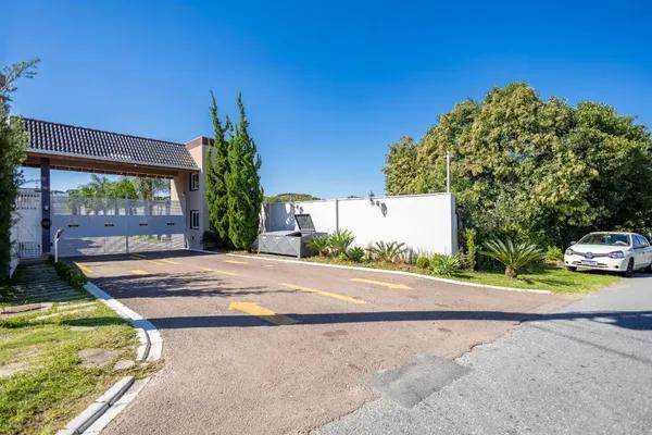 Sobrado em Condomínio Fechado com 3 dormitórios à venda, 236 m² por R$ 1.750.000 - Uberaba - Curitiba/PR
