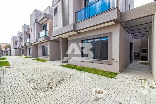 Sobrado com 3 dormitórios à venda por R$ 739.000,00 - Boqueirão - Curitiba/PR