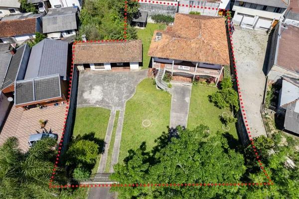 Casa com 6 Dormitórios, 5 banheiros e 10 vagas de garagem-Terreno Único de 1.089m² - OPORTUNIDADE RARA NO SANTA CÂNDIDA